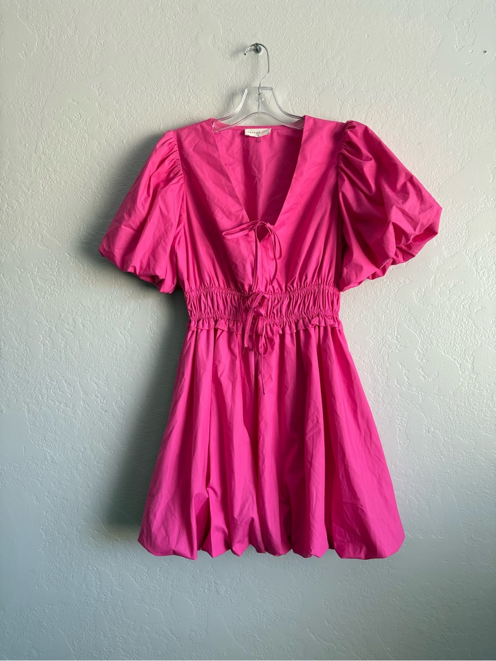 ❤️NEW entro Hot Pink Puff-Sleeve Mini Dress with Smocked Waist